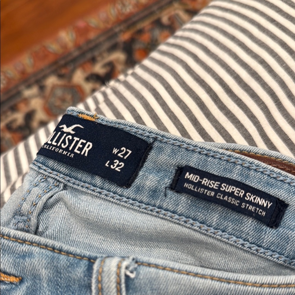 Hollister Mid-Rise Super Skinny Jeans